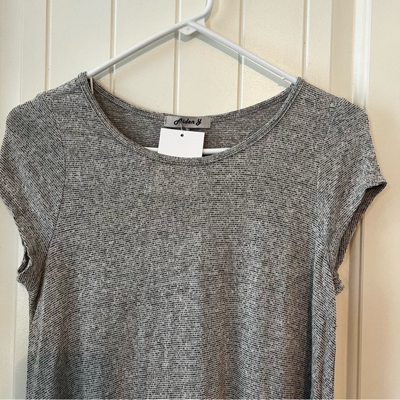 Aiden Y NWT Heather Gray Knit T-Shirt Shark-bite Hem Cap Sleeves Stretchy Comfy - Picture 4 of 11